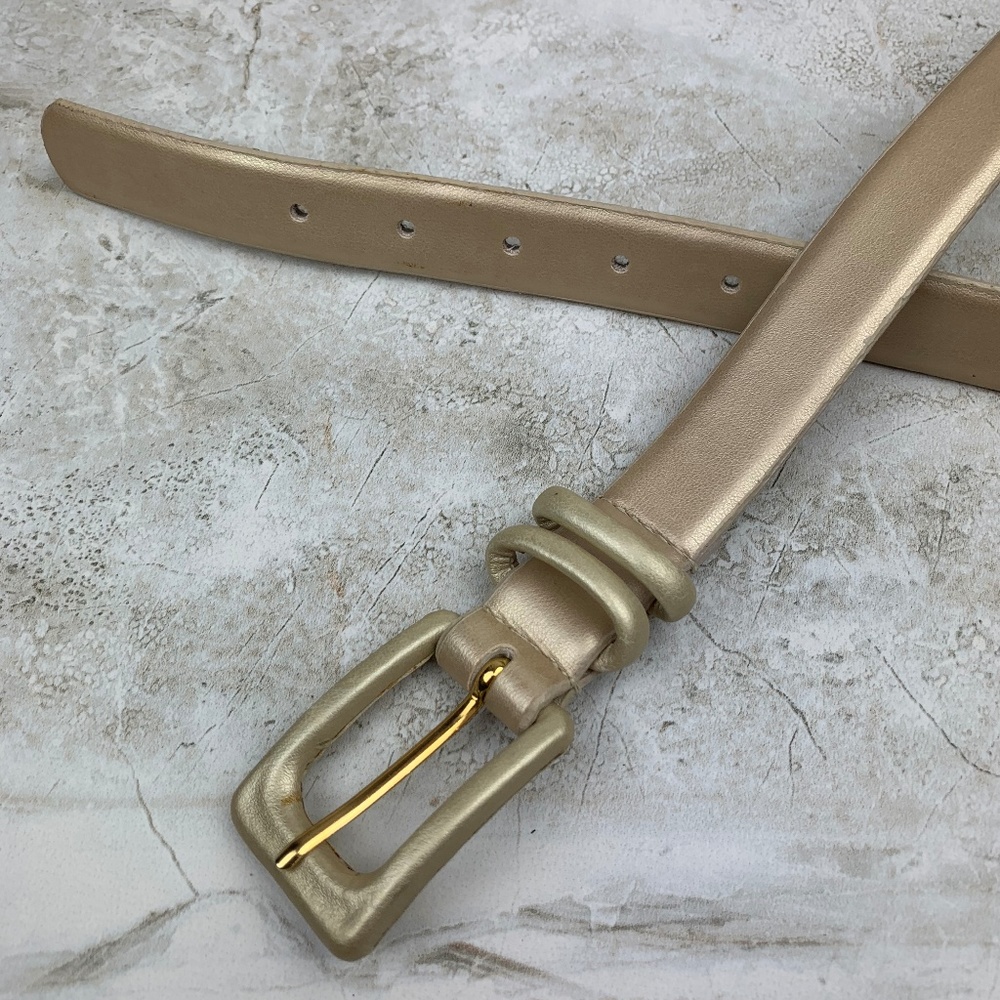 AMANDA SMITH — Vintage Gold Faux Leather Belt